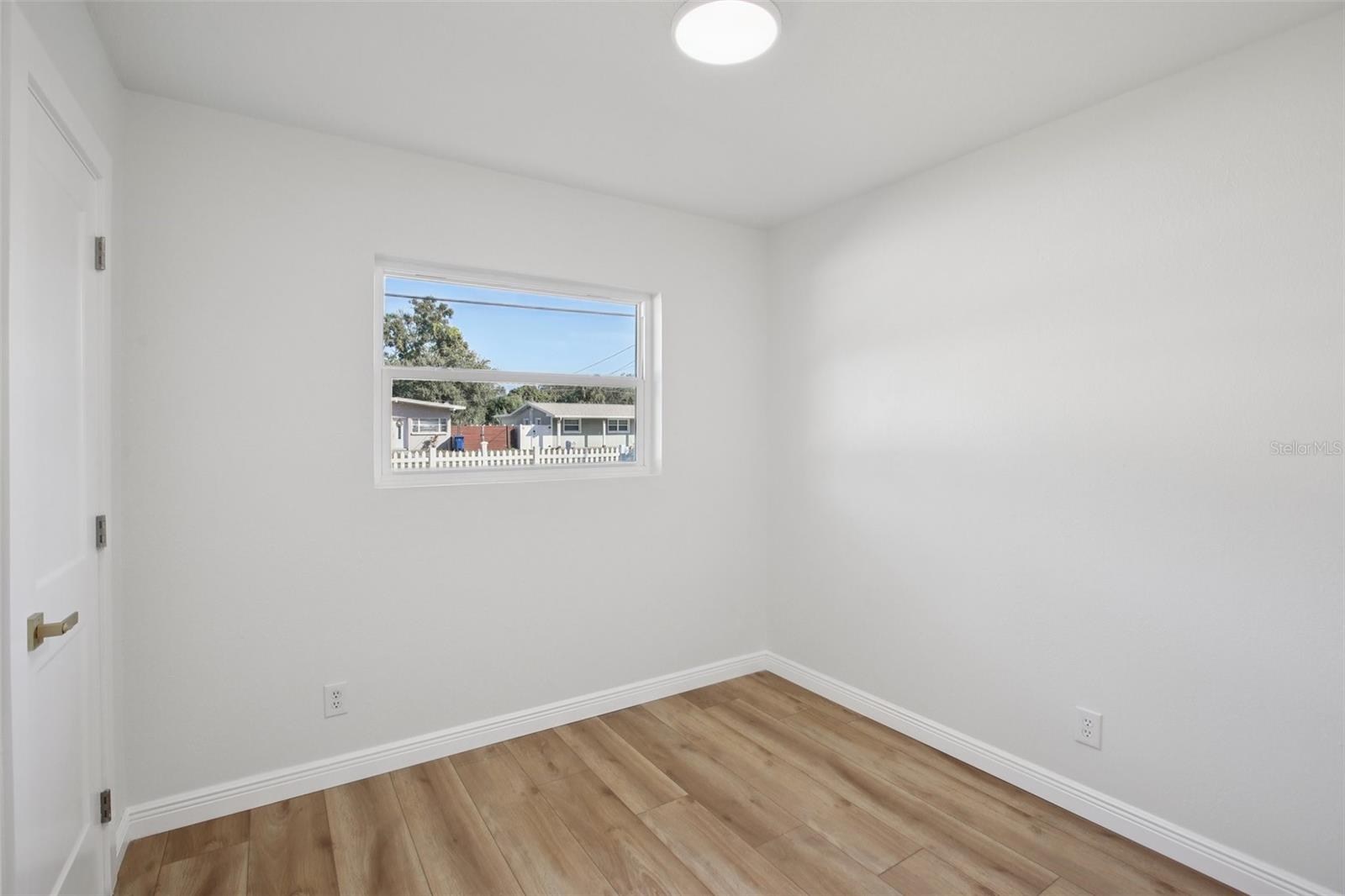 Image 20 of 33 For 4116 Iowa Avenue