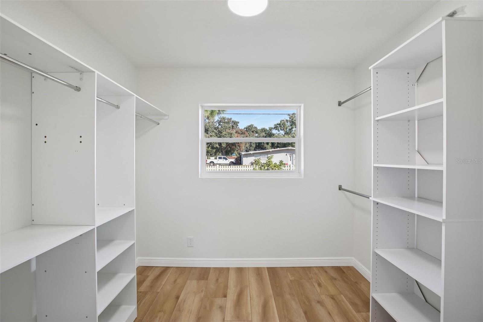 Image 26 of 33 For 4116 Iowa Avenue