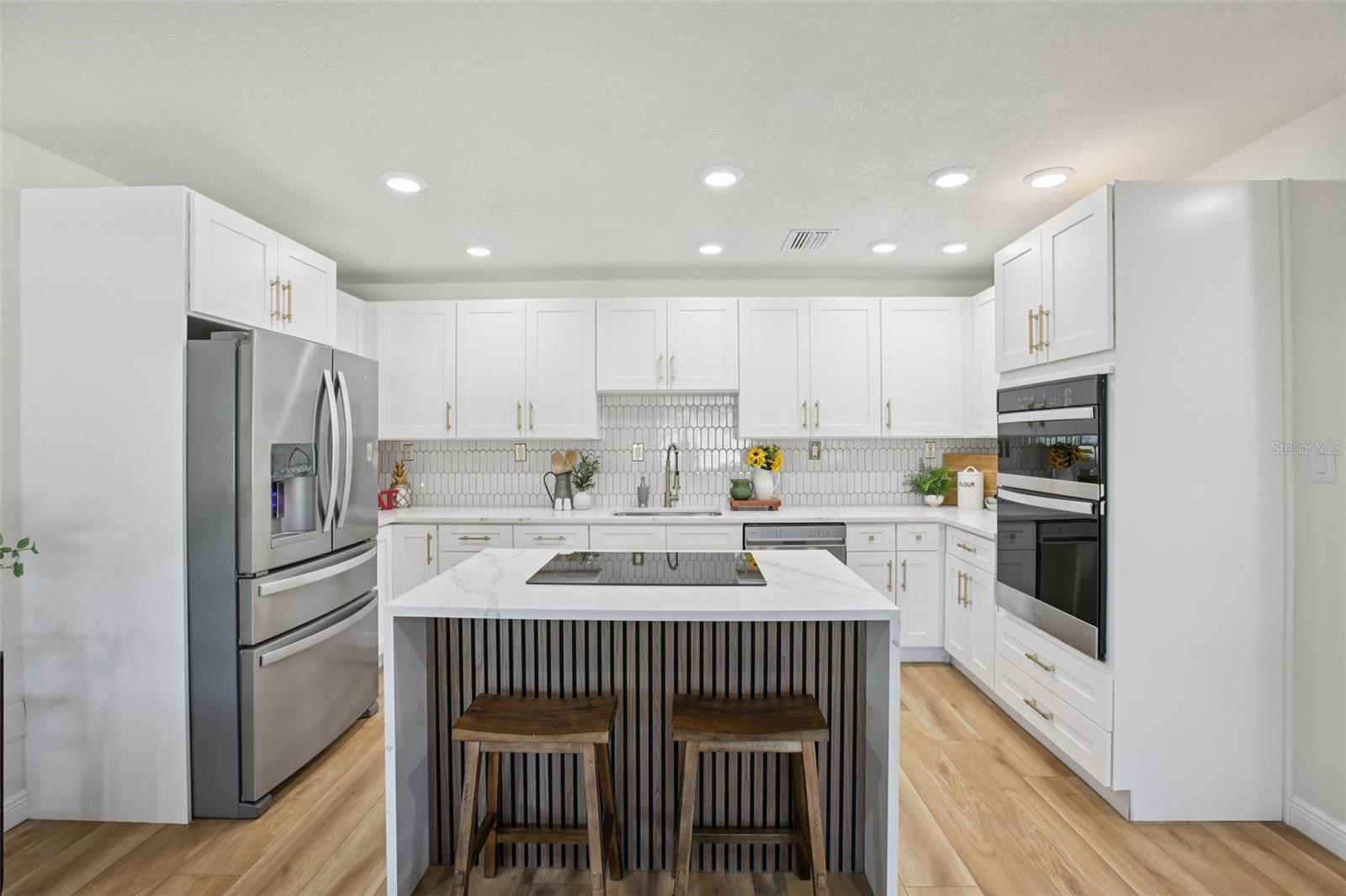 Image 6 of 33 For 4116 Iowa Avenue