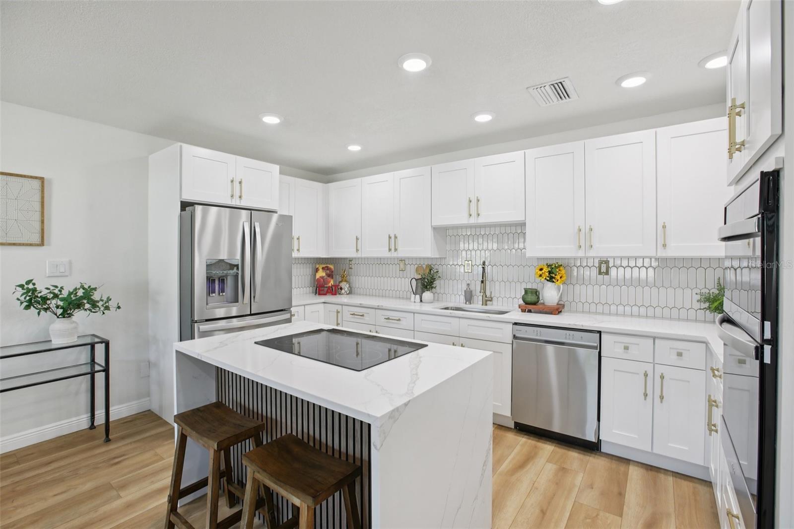 Image 7 of 33 For 4116 Iowa Avenue