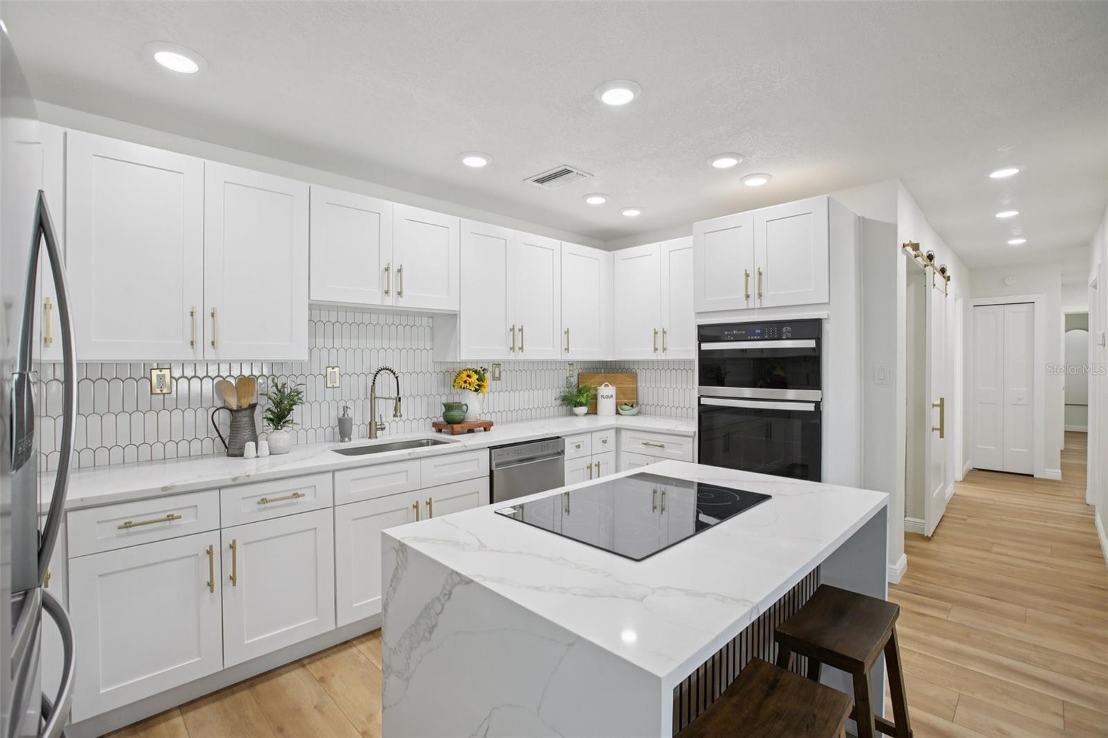 Image 8 of 33 For 4116 Iowa Avenue