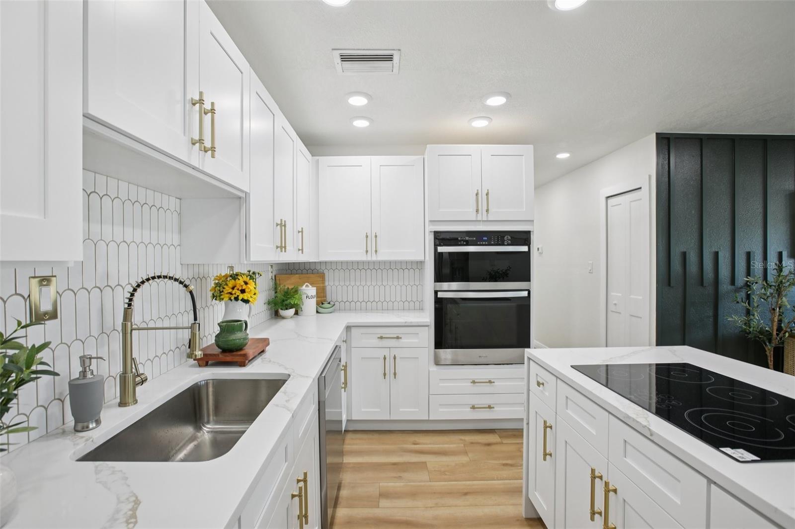 Image 9 of 33 For 4116 Iowa Avenue