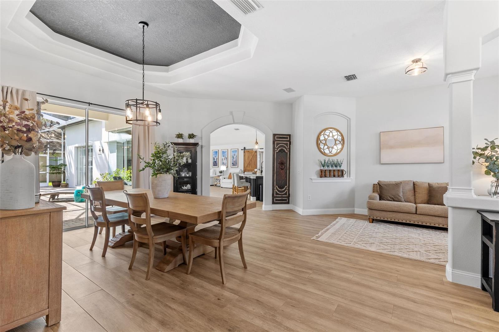 Listing photo id 9 for 16715 Eagle Oak Drive