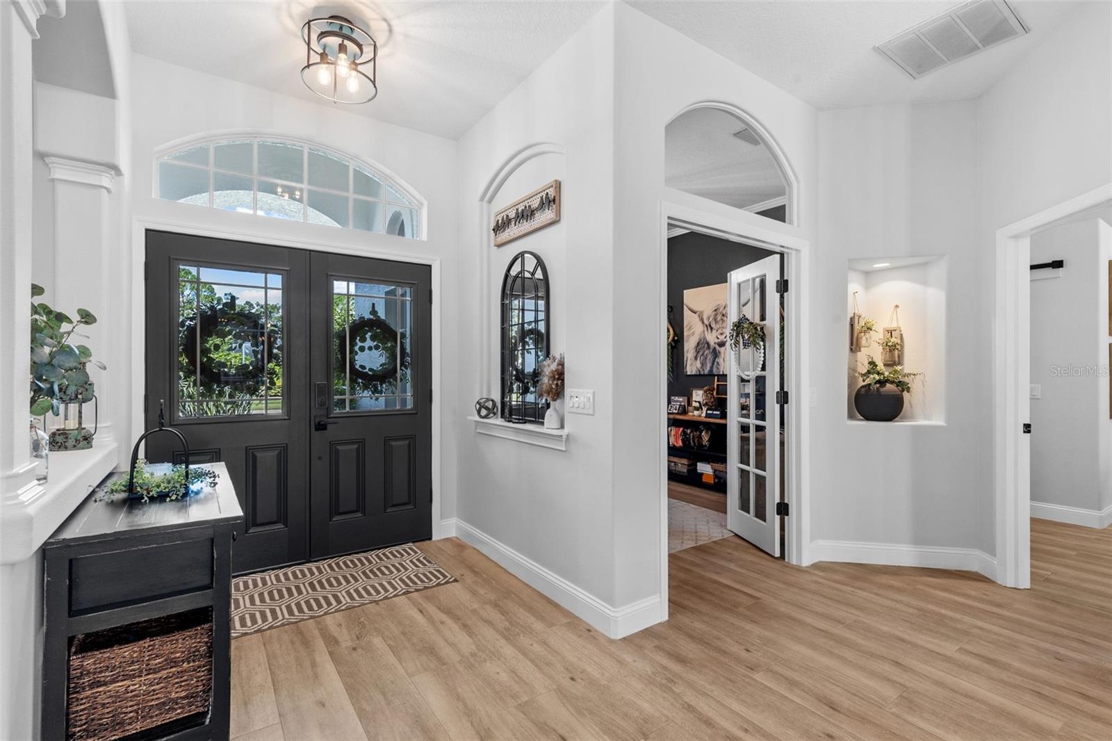 Listing photo id 13 for 16715 Eagle Oak Drive