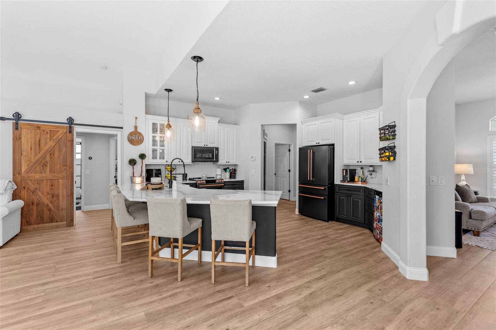 Listing photo id 24 for 16715 Eagle Oak Drive