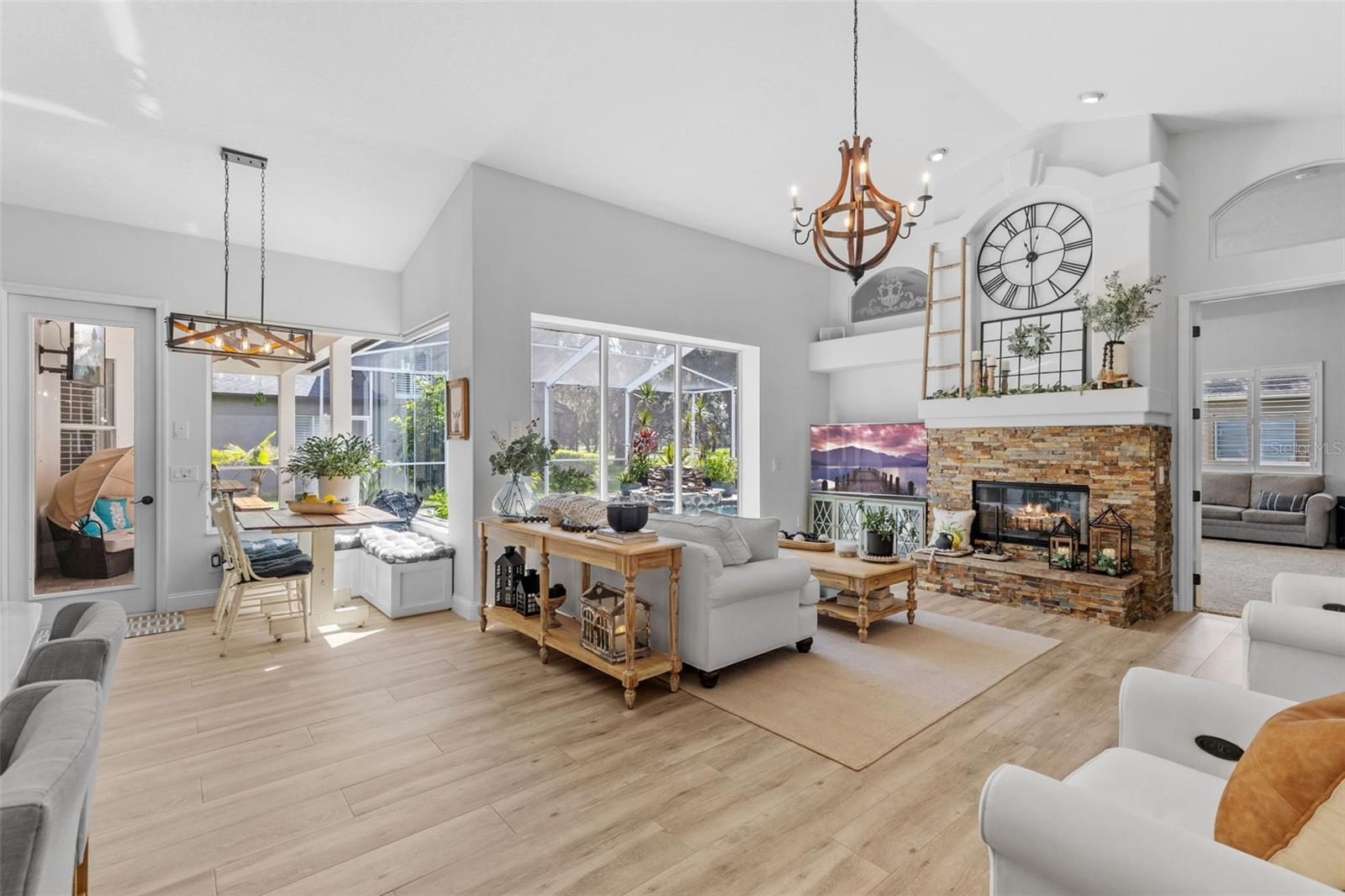 Listing photo id 27 for 16715 Eagle Oak Drive