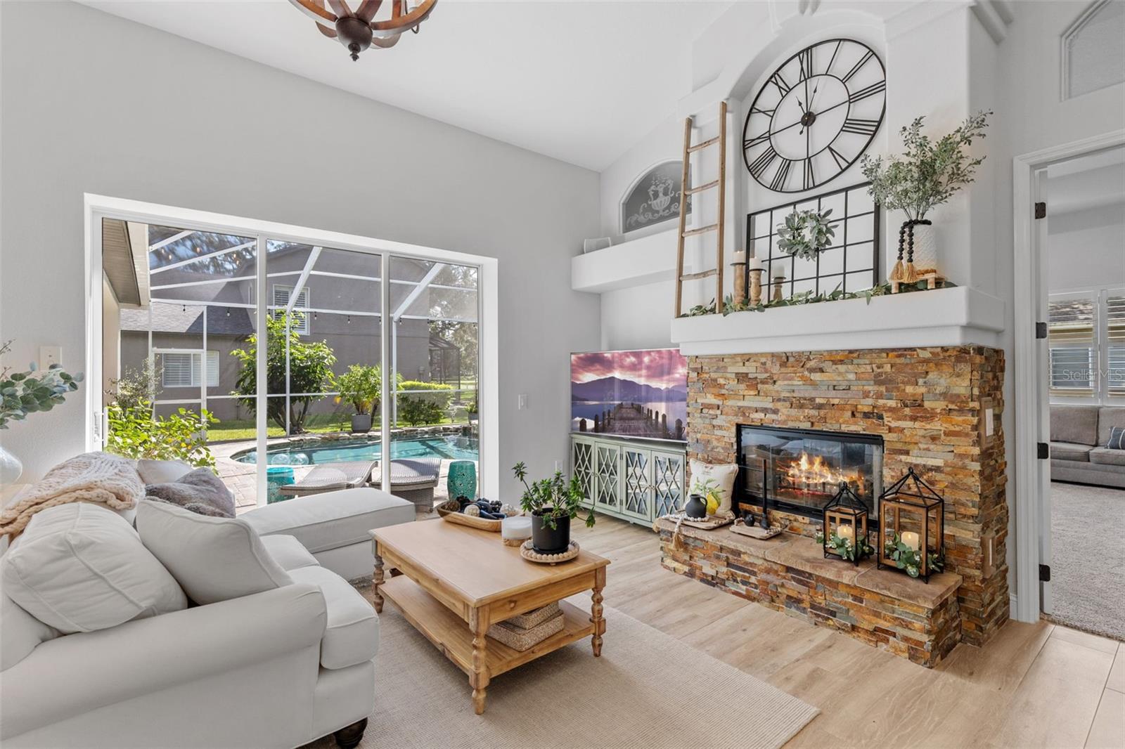 Listing photo id 28 for 16715 Eagle Oak Drive