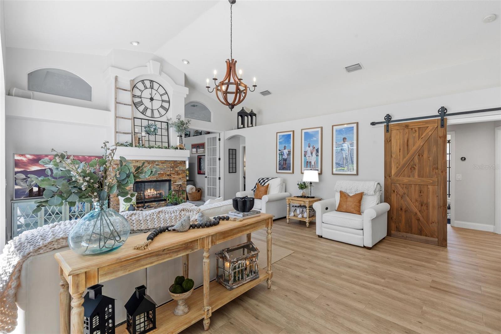 Listing photo id 30 for 16715 Eagle Oak Drive