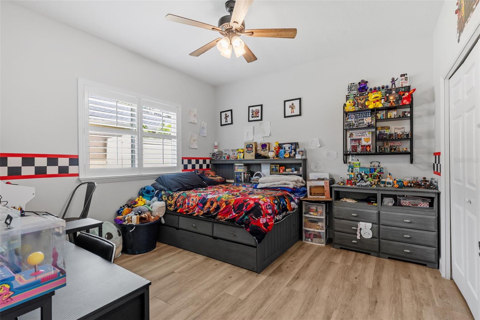 Listing photo id 32 for 16715 Eagle Oak Drive