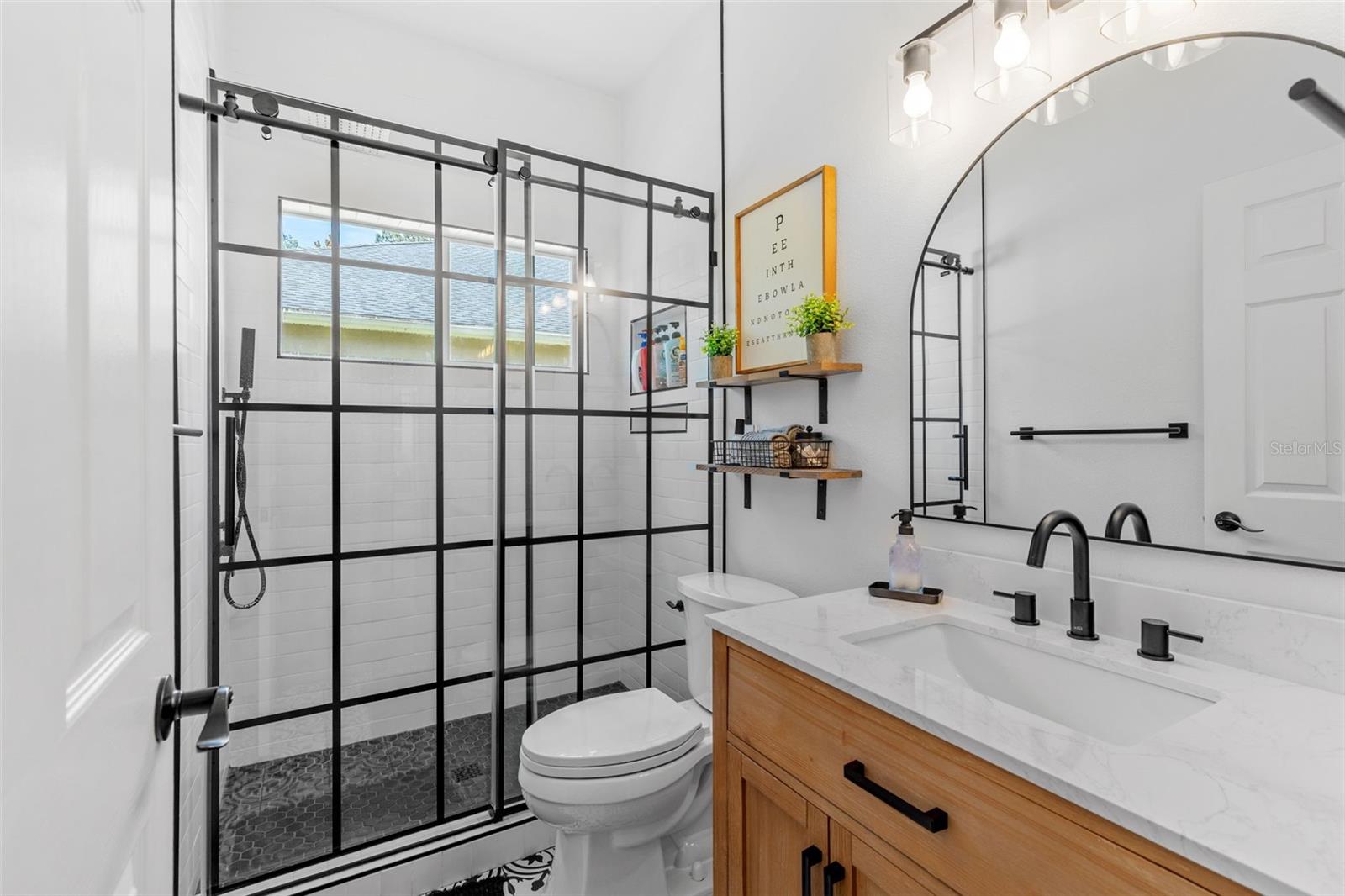 Listing photo id 34 for 16715 Eagle Oak Drive