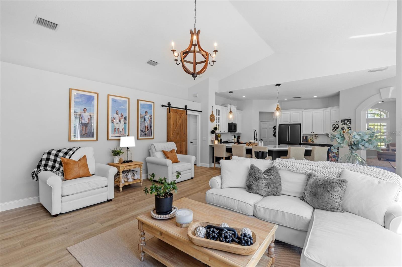 Listing photo id 38 for 16715 Eagle Oak Drive