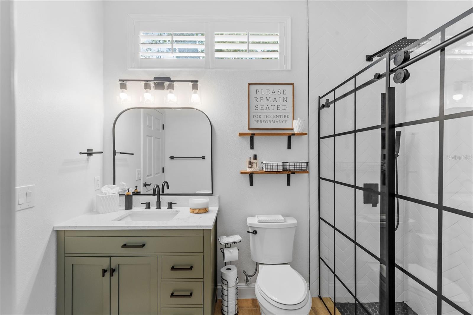 Listing photo id 41 for 16715 Eagle Oak Drive