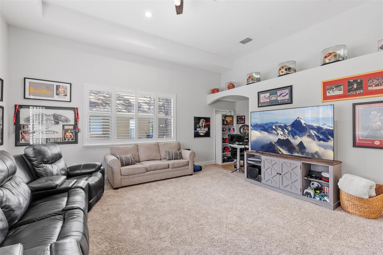 Listing photo id 44 for 16715 Eagle Oak Drive