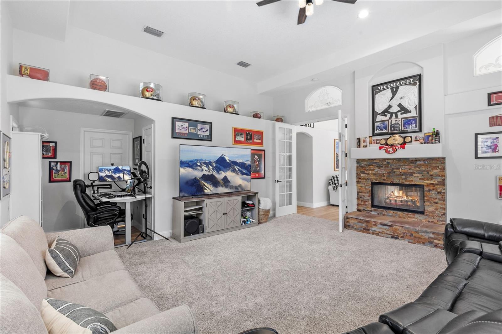 Listing photo id 45 for 16715 Eagle Oak Drive