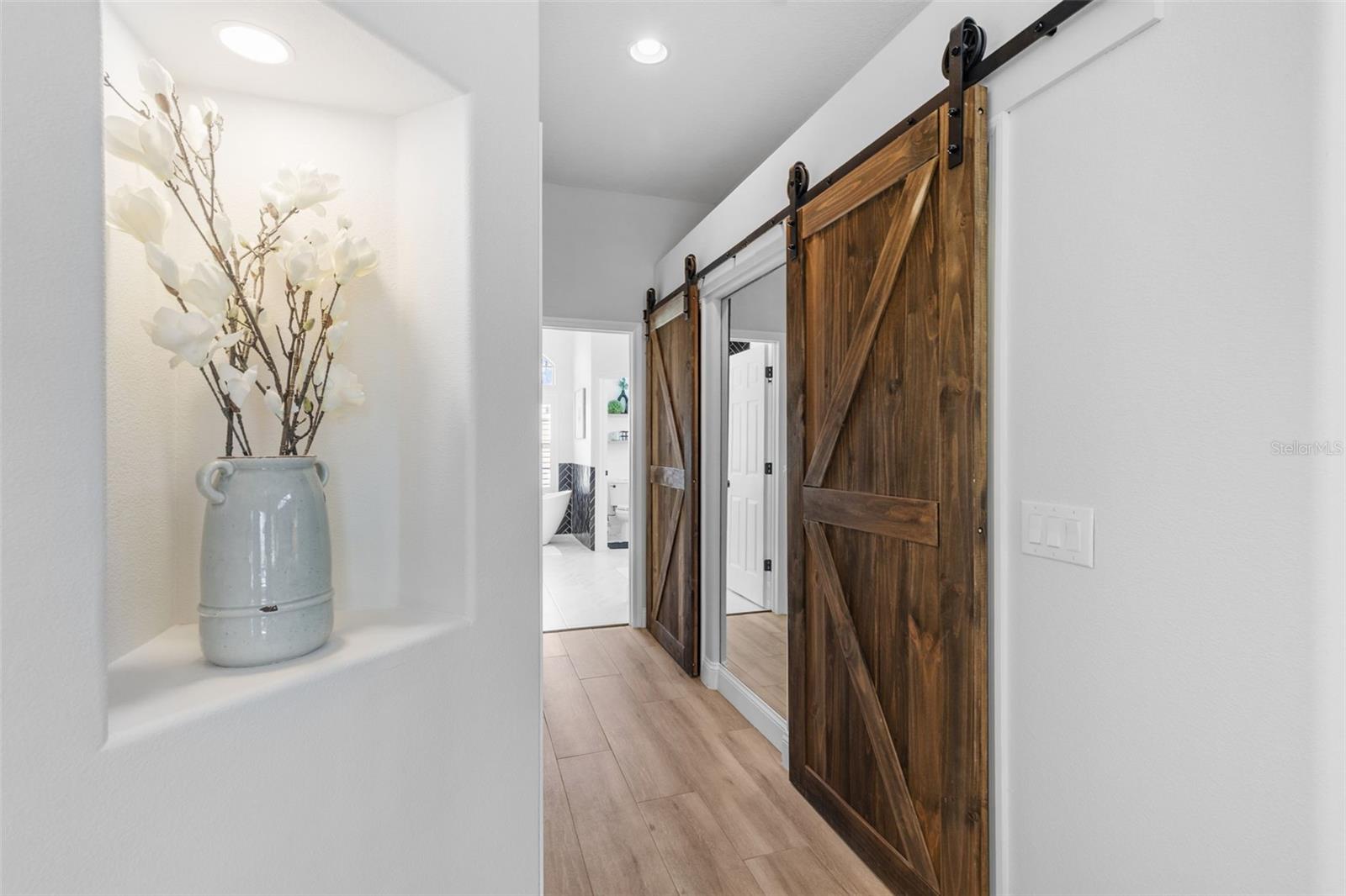 Listing photo id 52 for 16715 Eagle Oak Drive