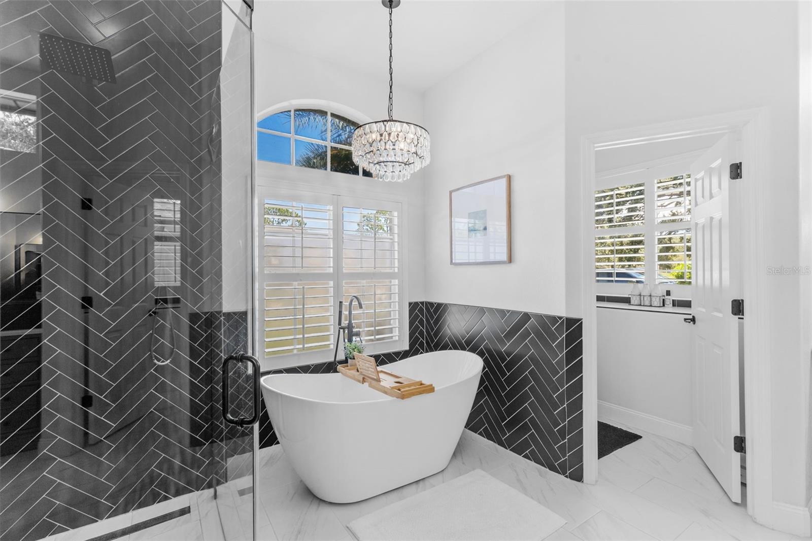 Listing photo id 56 for 16715 Eagle Oak Drive