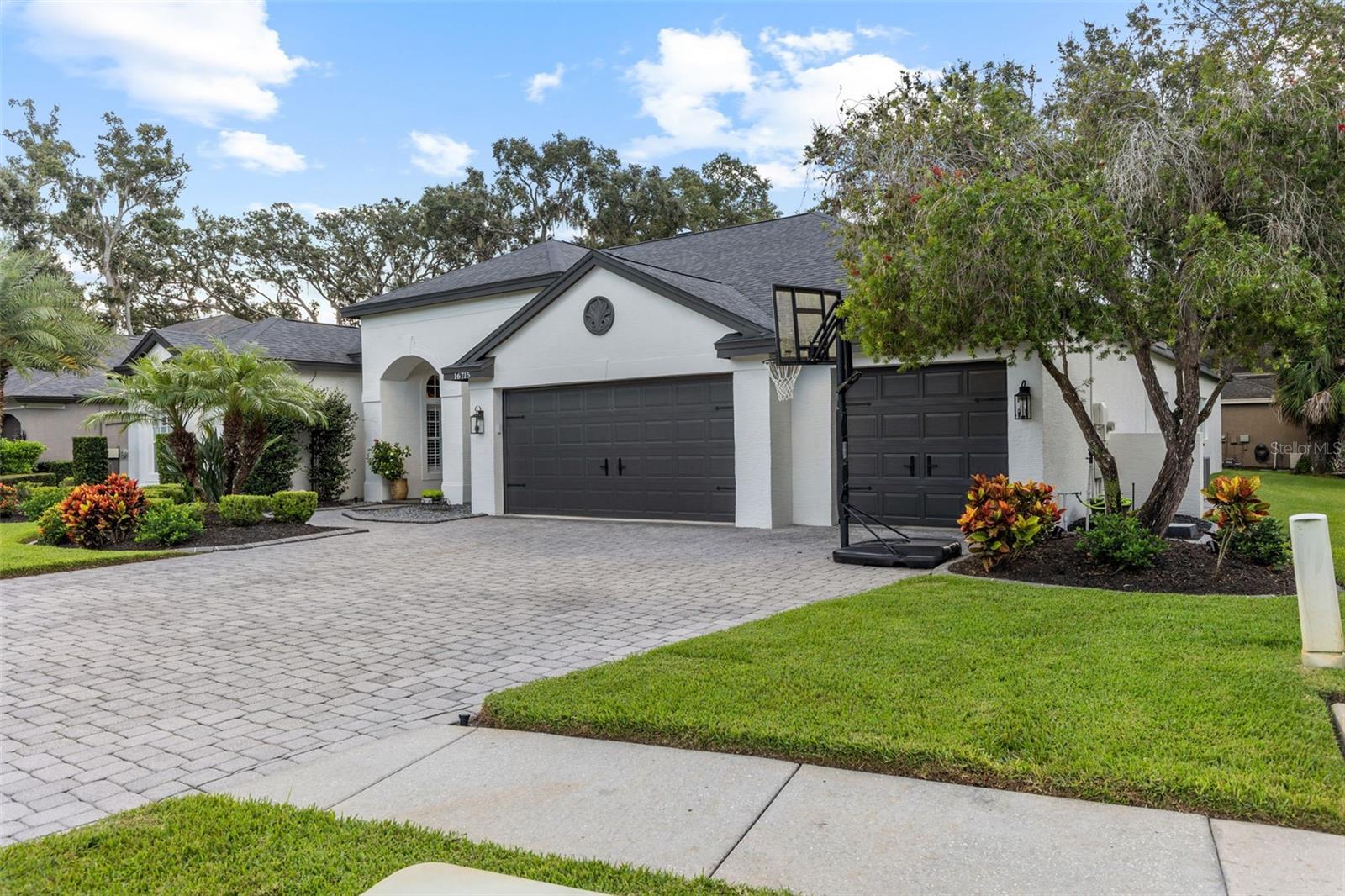 Listing photo id 4 for 16715 Eagle Oak Drive