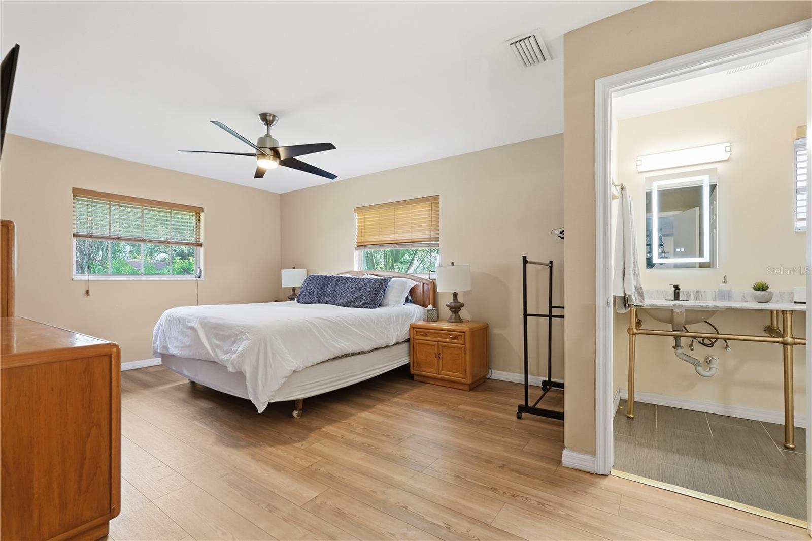 Image 13 of 37 For 764 Forest Glen Road