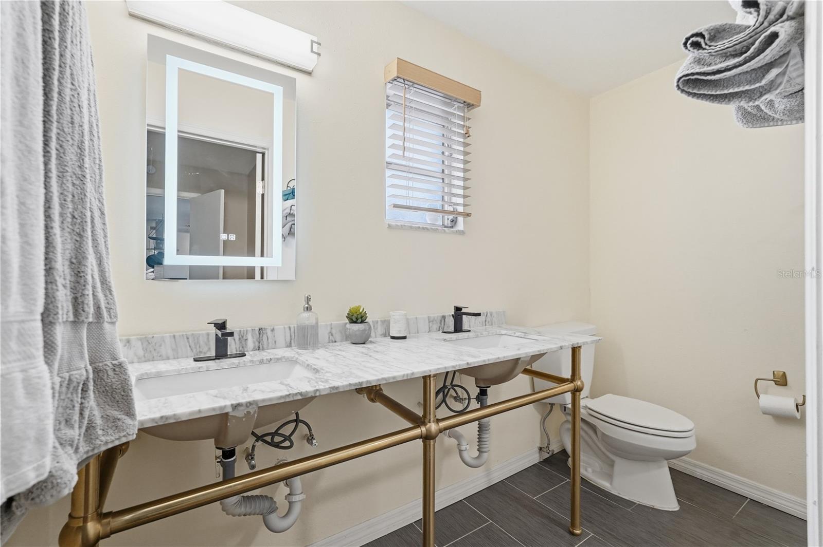 Image 15 of 37 For 764 Forest Glen Road