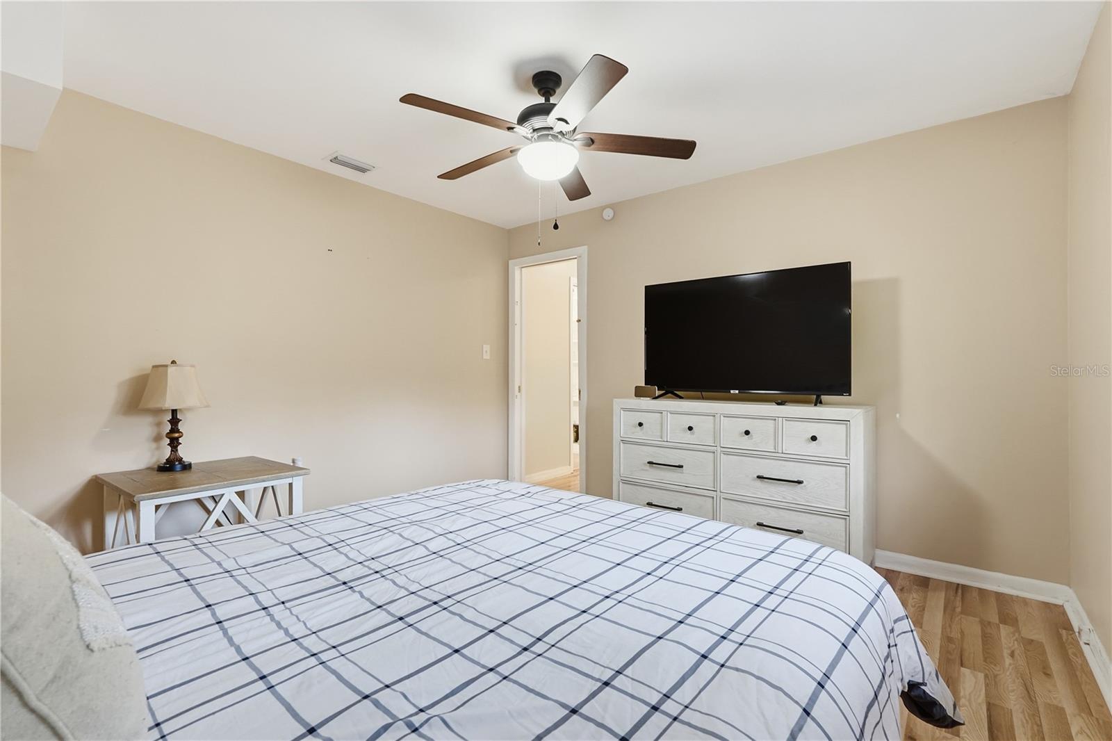 Image 18 of 37 For 764 Forest Glen Road