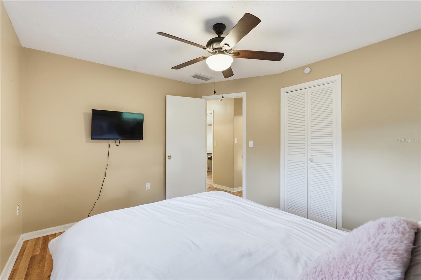 Image 20 of 37 For 764 Forest Glen Road