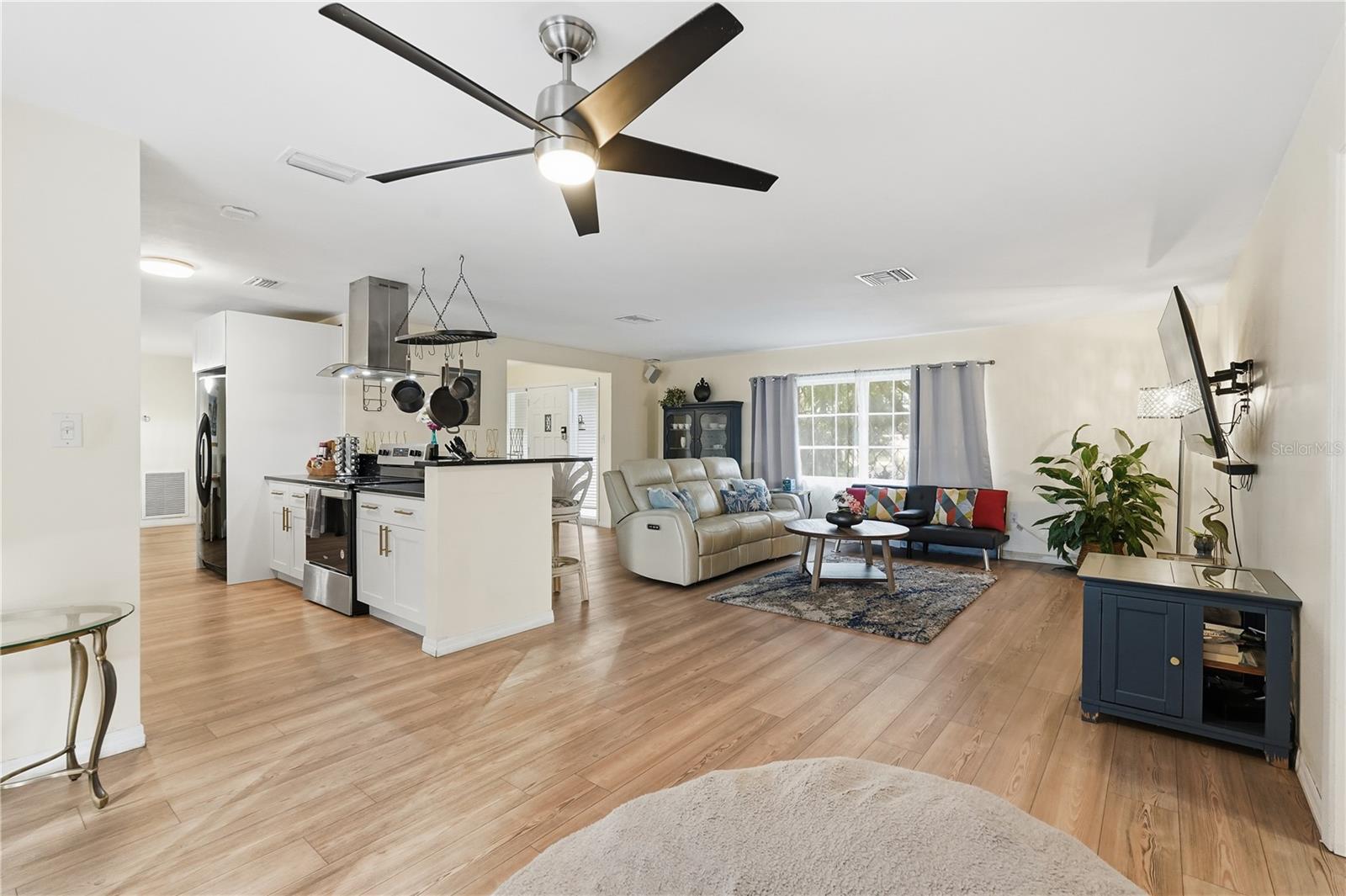 Image 5 of 37 For 764 Forest Glen Road