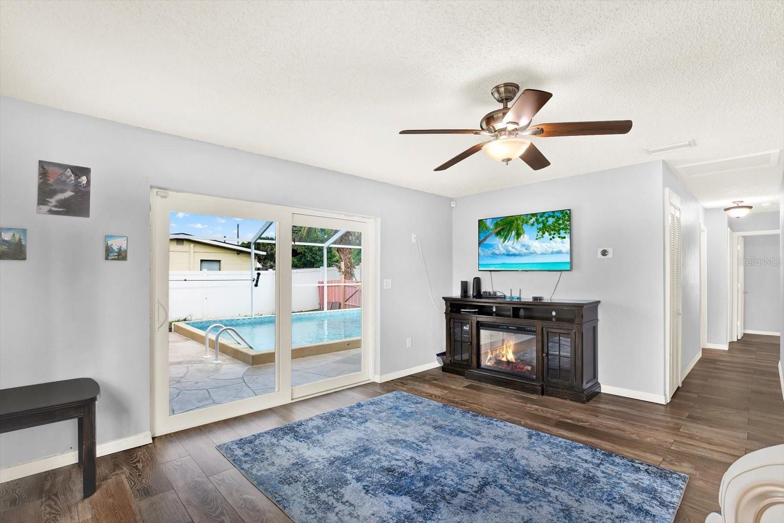 Image 7 of 34 For 7395 18th Street N