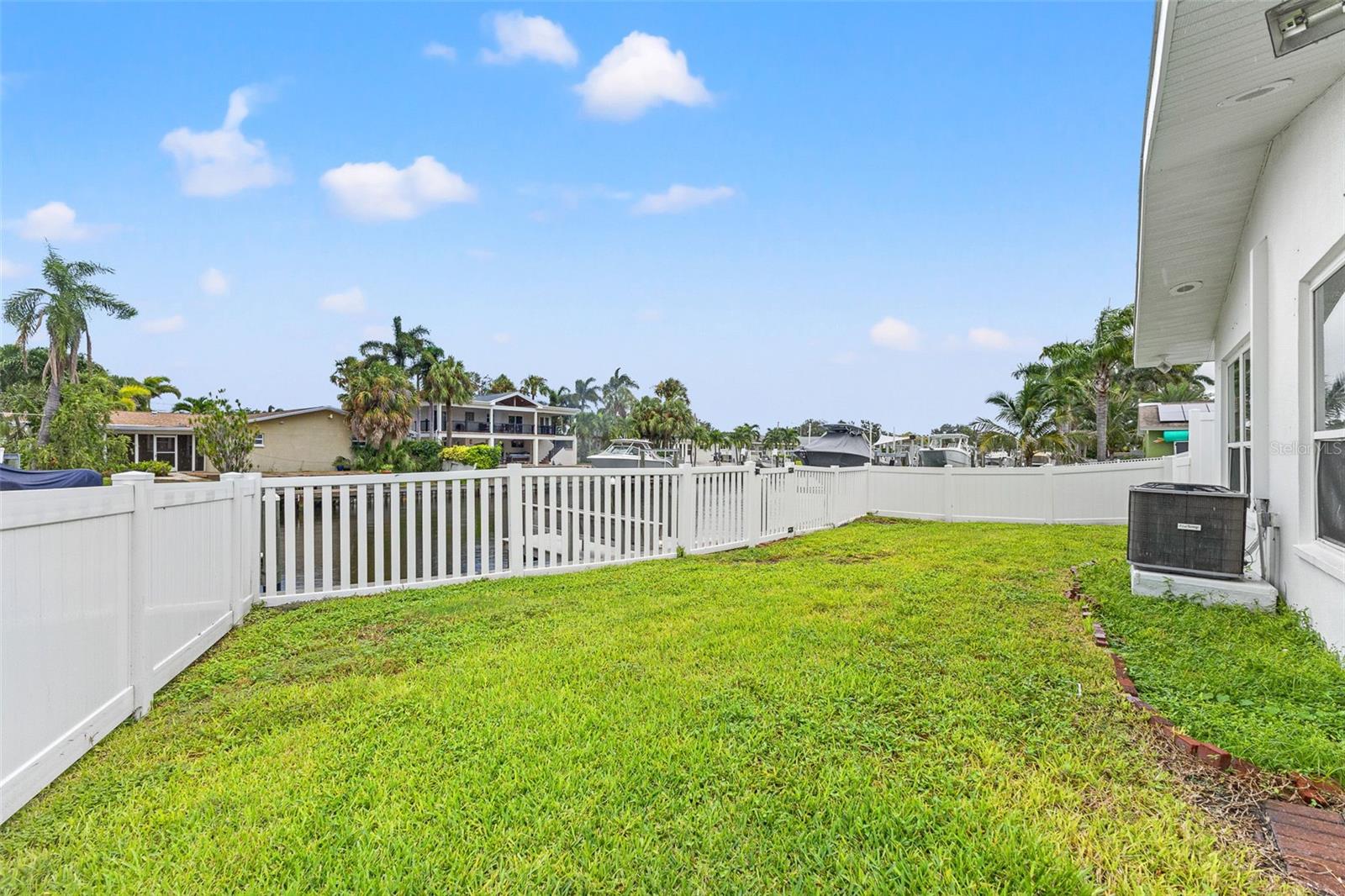 Image 15 of 67 For 4000 14th Way Ne