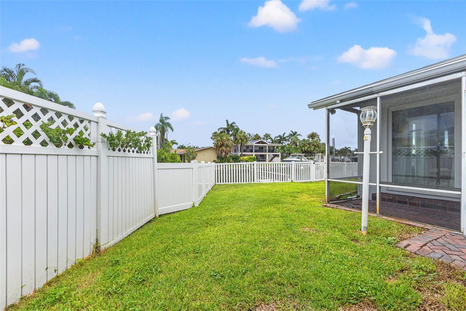 Image 16 of 67 For 4000 14th Way Ne