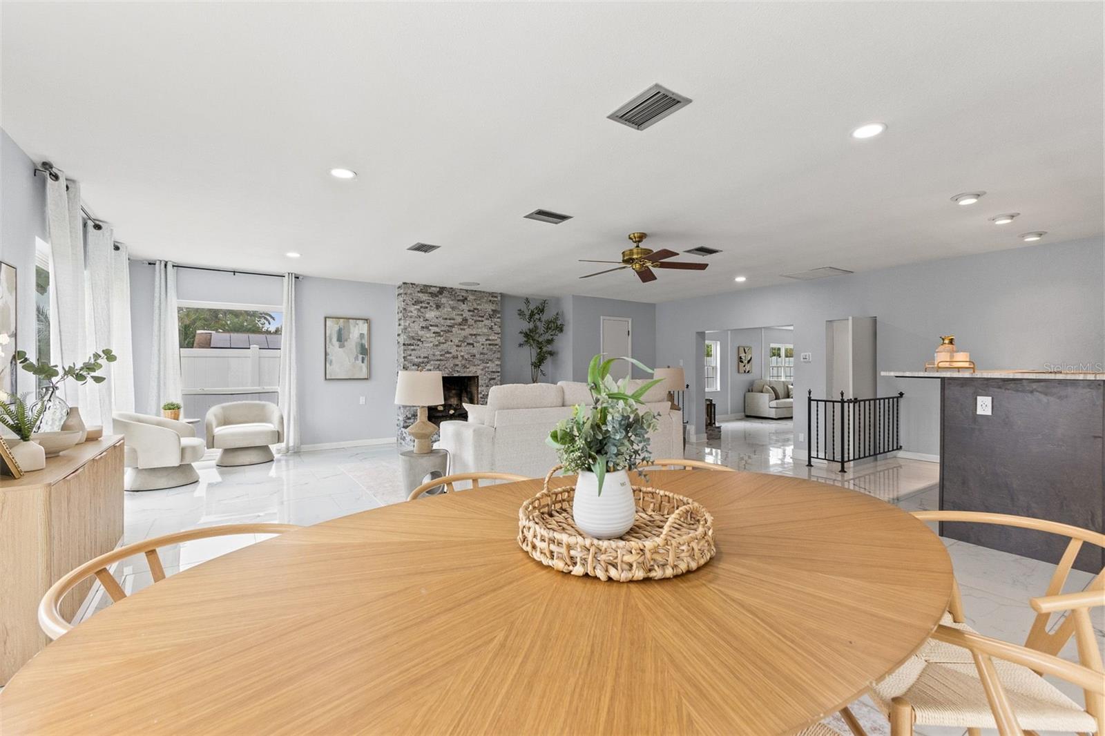 Image 21 of 67 For 4000 14th Way Ne