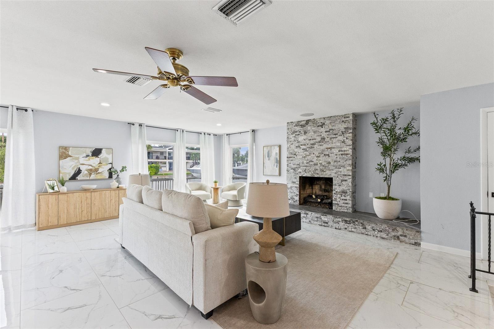 Image 29 of 67 For 4000 14th Way Ne