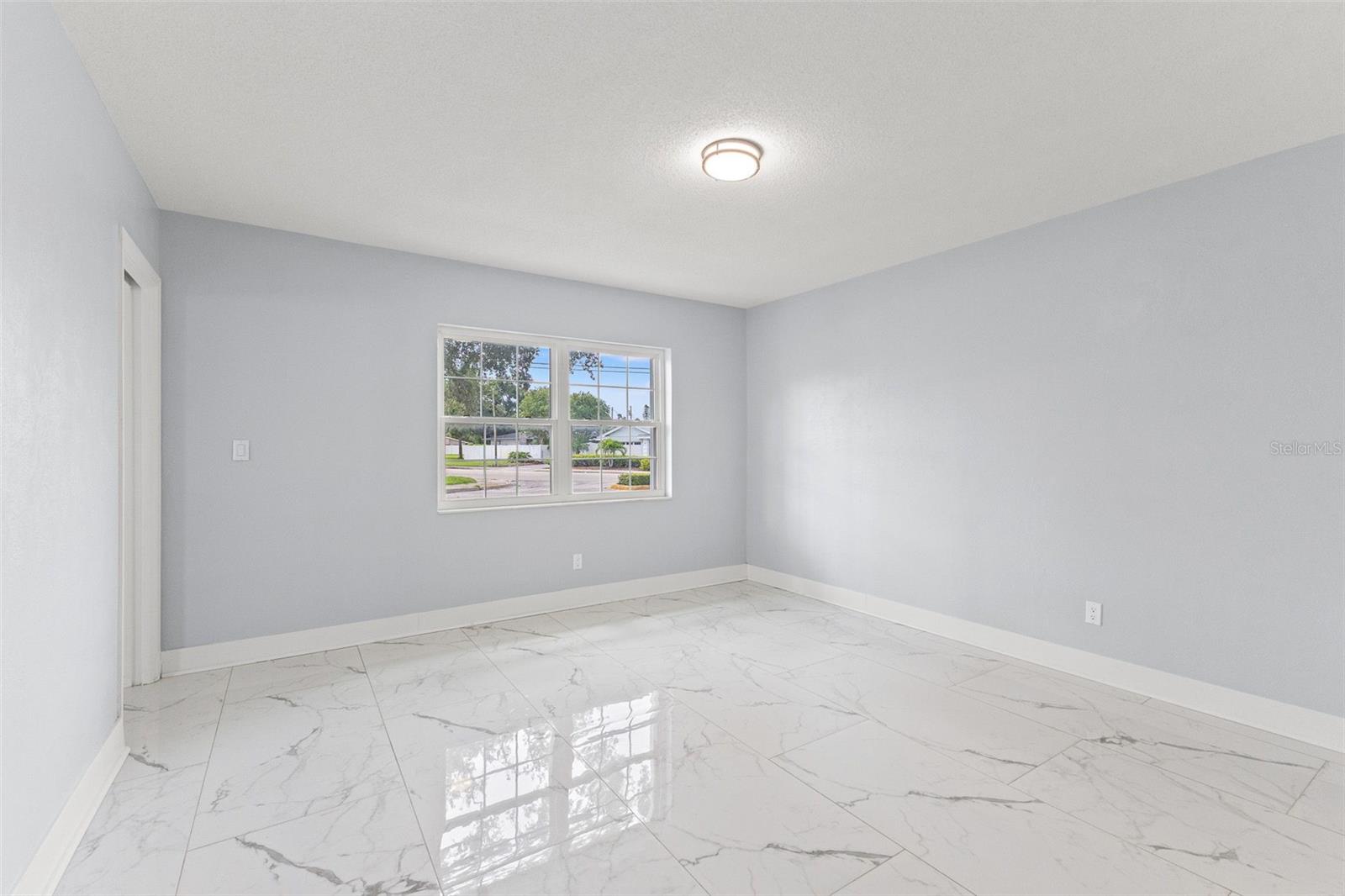 Image 36 of 67 For 4000 14th Way Ne