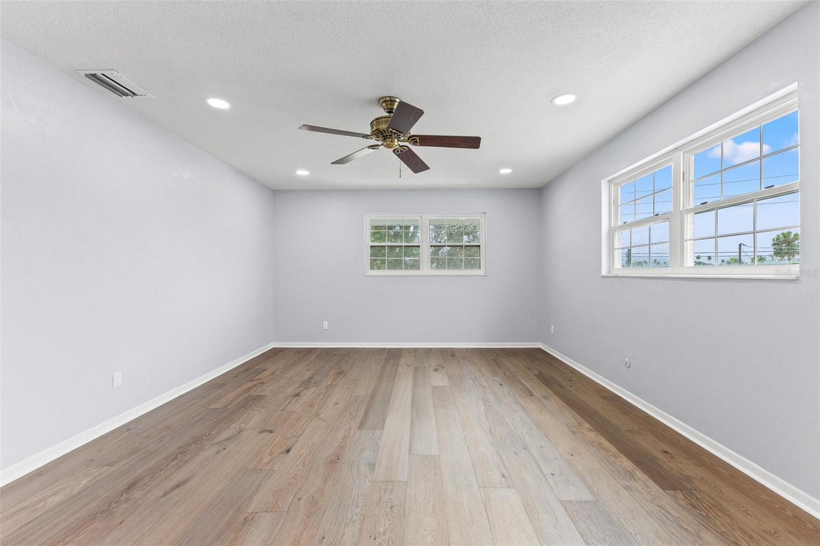 Image 49 of 67 For 4000 14th Way Ne