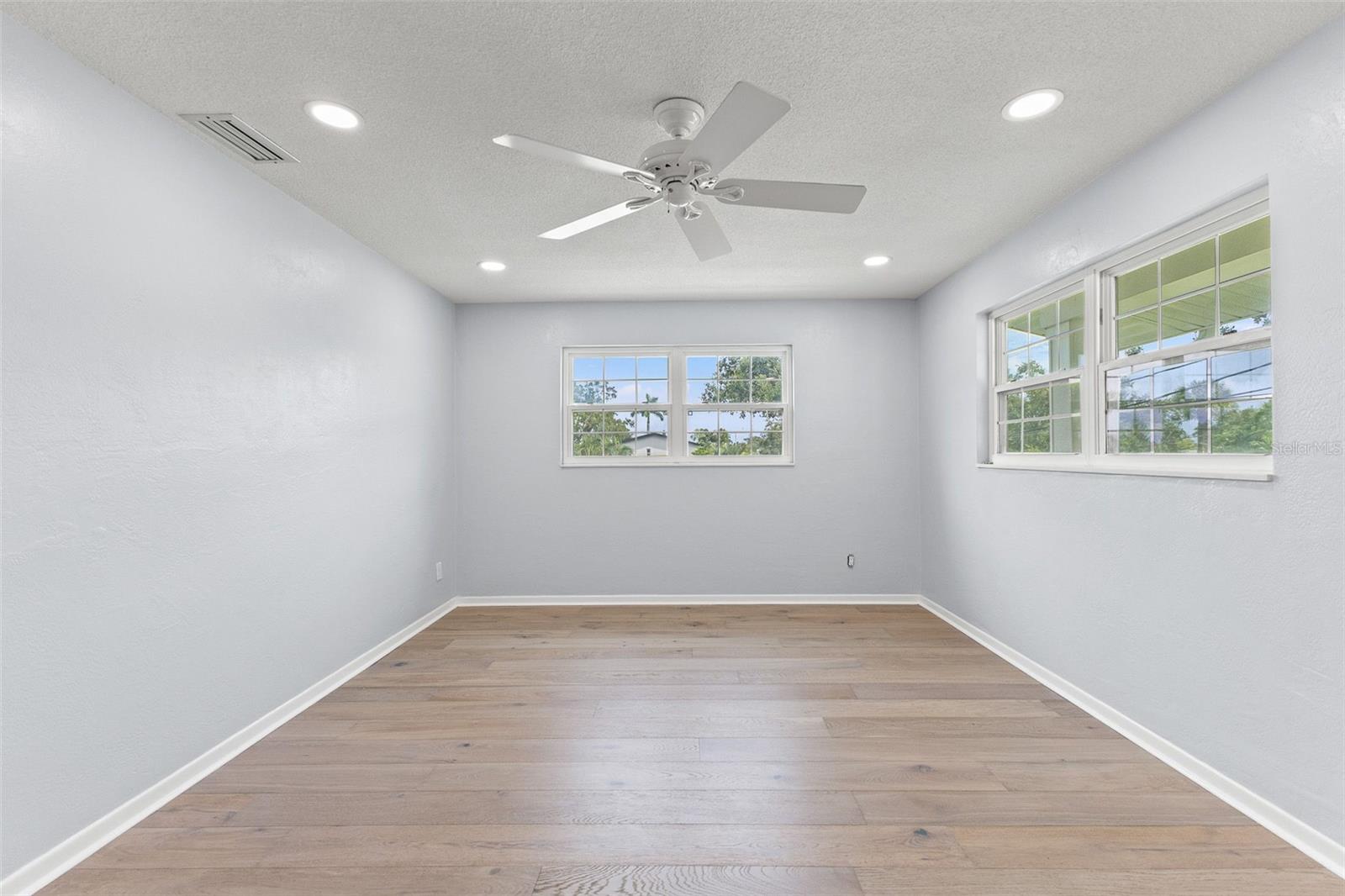 Image 52 of 67 For 4000 14th Way Ne