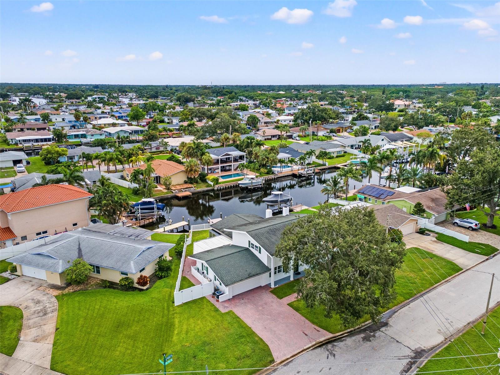 Image 55 of 67 For 4000 14th Way Ne