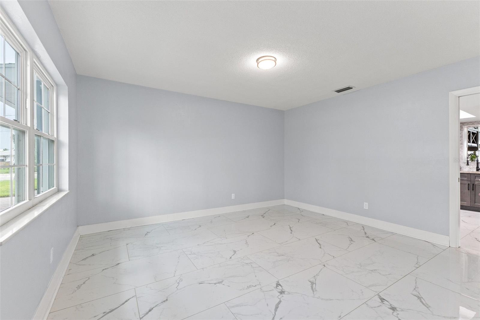 Image 6 of 67 For 4000 14th Way Ne