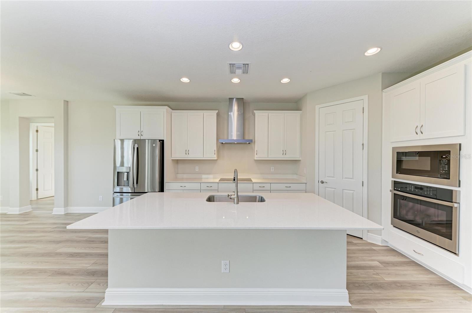 Image 12 of 35 For 10148 Surrey Rose Drive