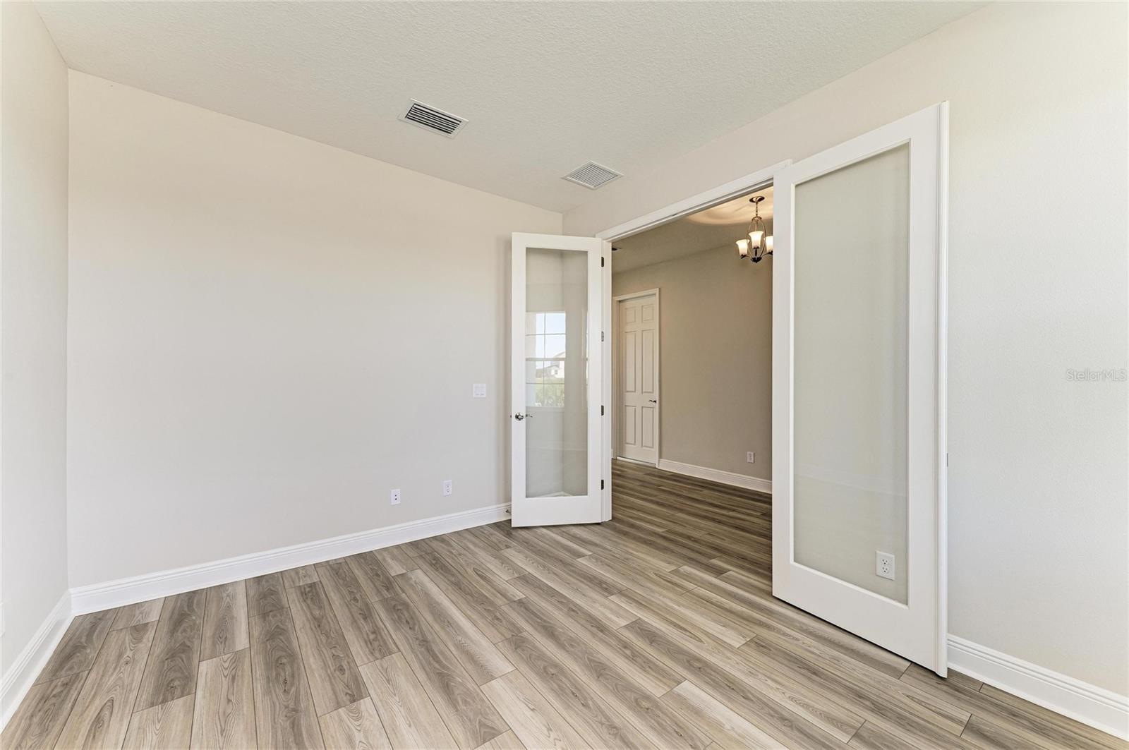 Image 31 of 35 For 10148 Surrey Rose Drive