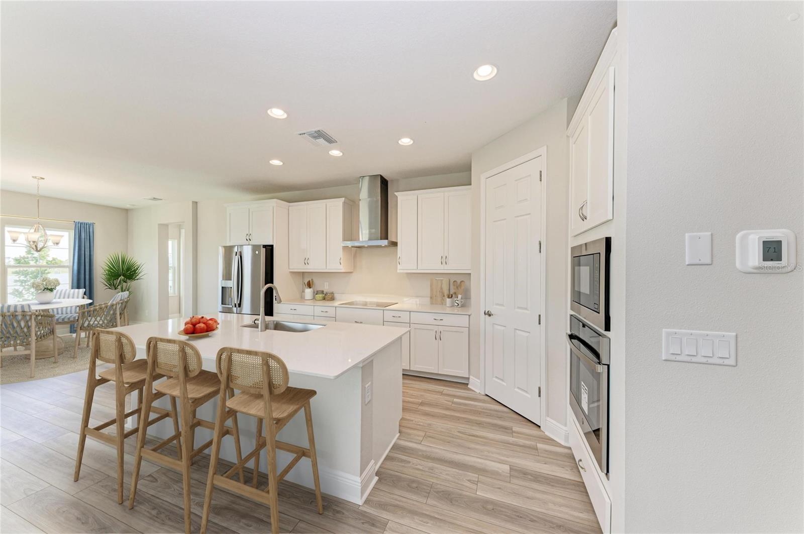 Image 33 of 35 For 10148 Surrey Rose Drive