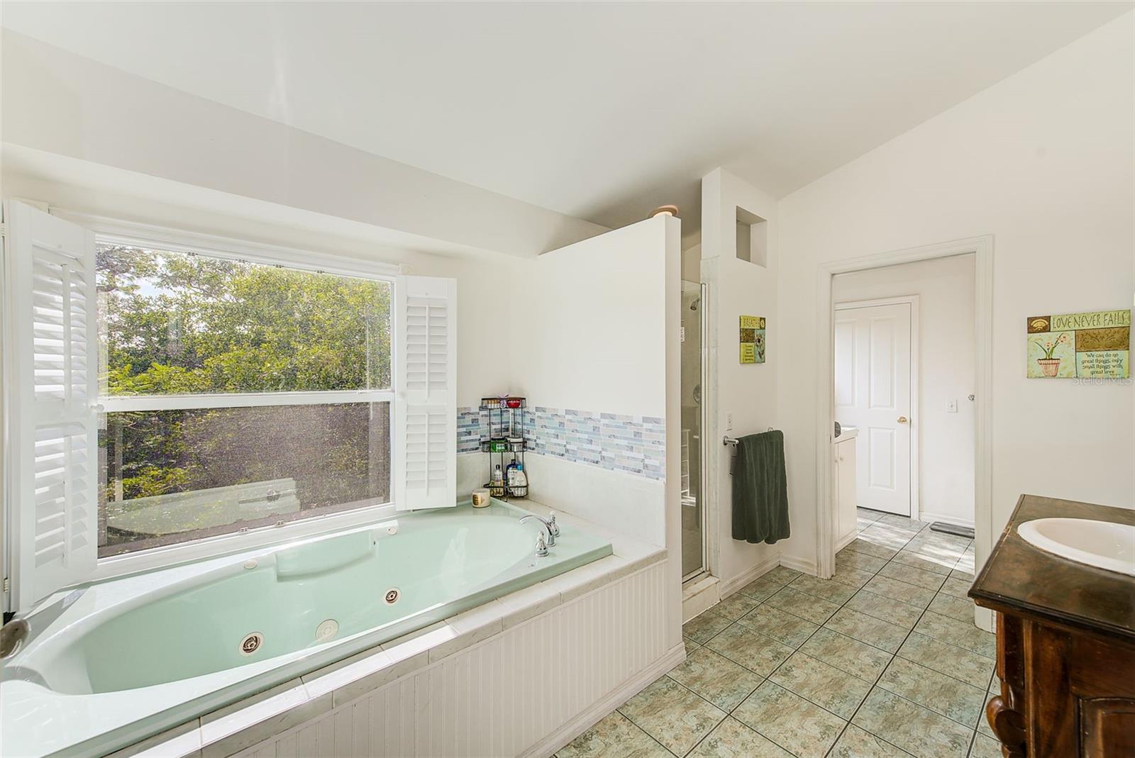 Image 27 of 68 For 757 Bayshore Dr