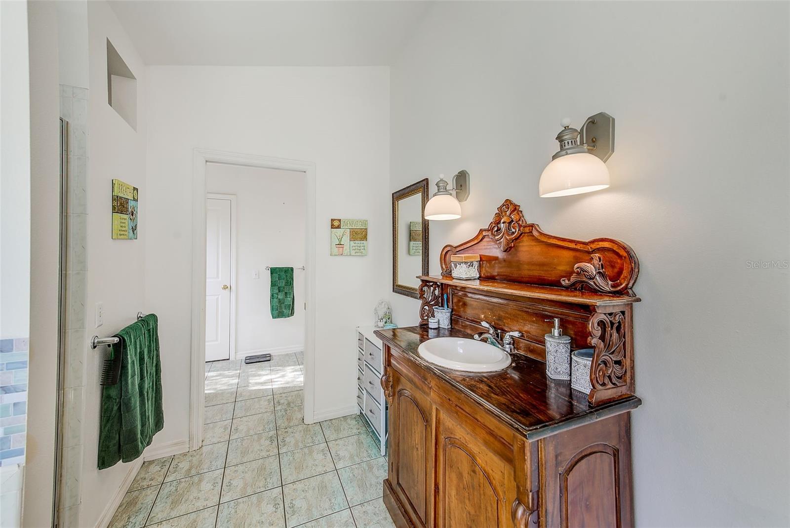 Image 28 of 68 For 757 Bayshore Dr