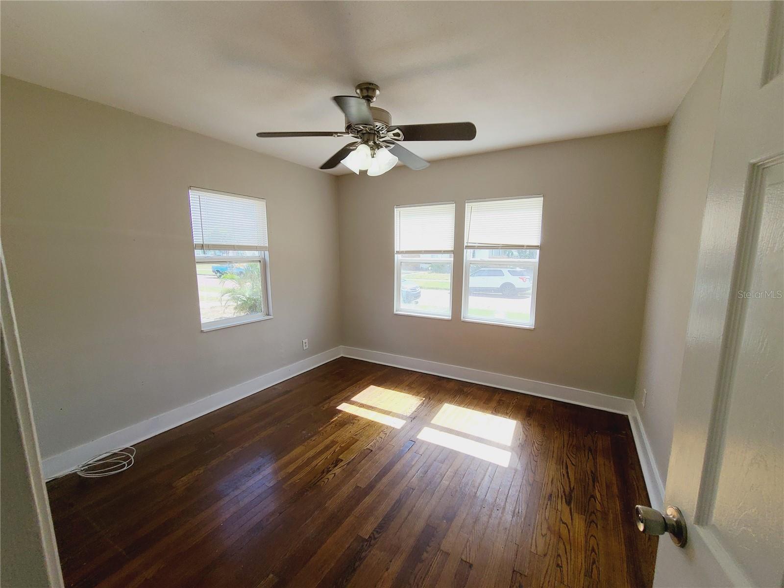 Image 10 of 36 For 4551 3rd Avenue S