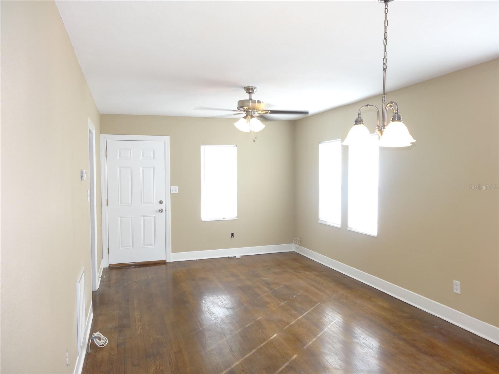 Image 8 of 36 For 4551 3rd Avenue S