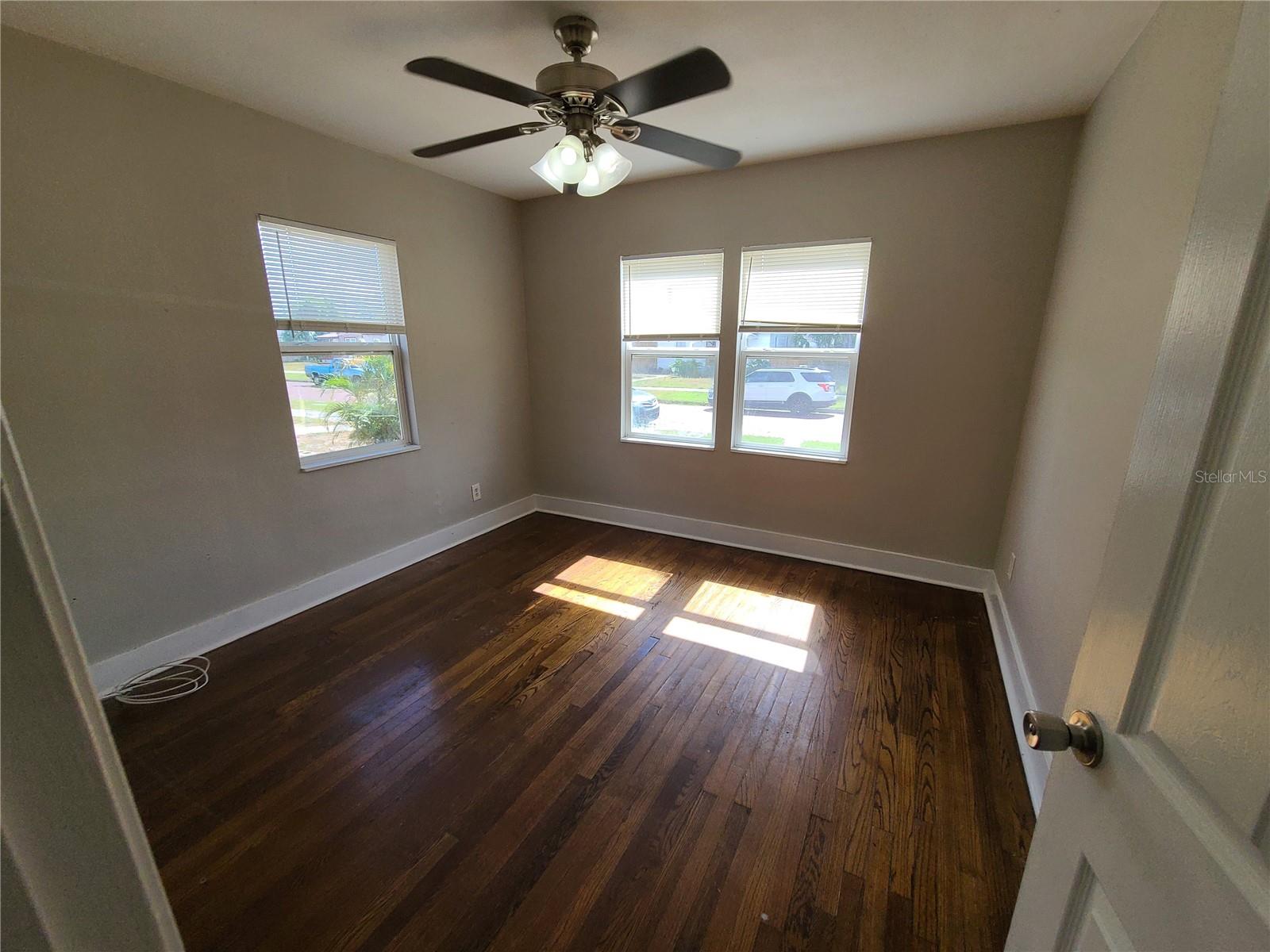 Image 9 of 36 For 4551 3rd Avenue S