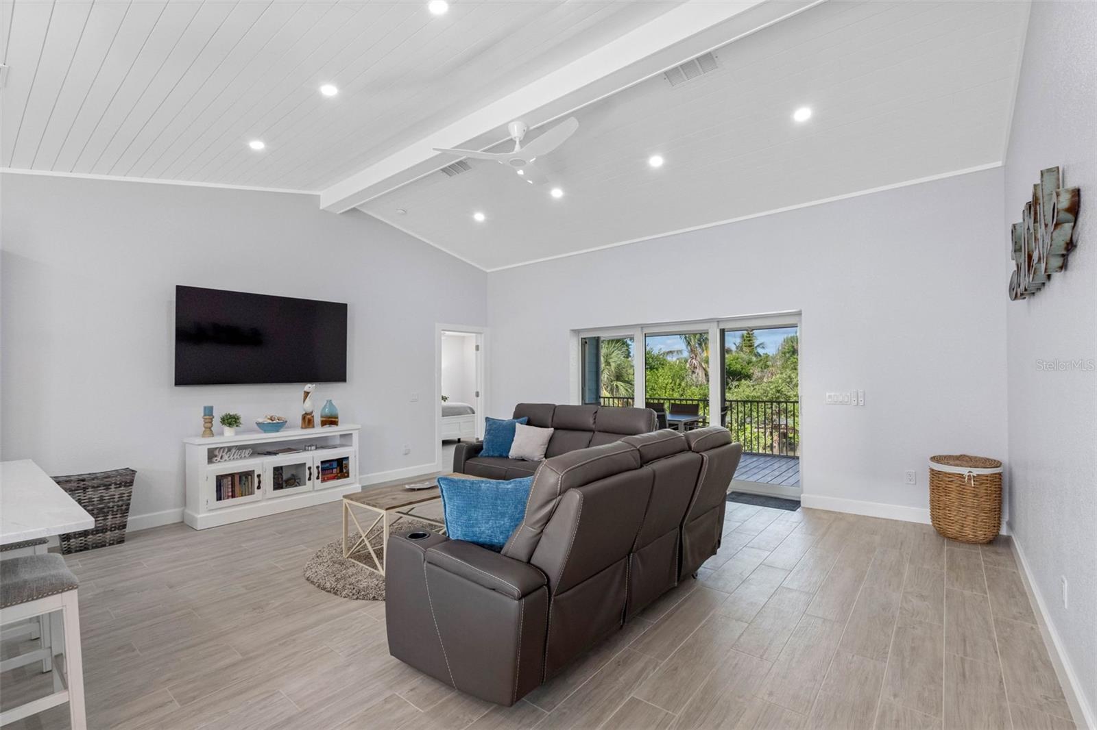 Image 16 of 68 For 396 Gulf Boulevard