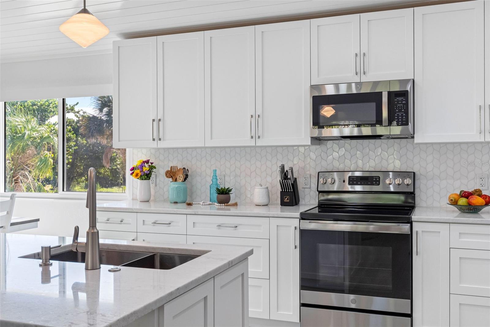 Image 19 of 68 For 396 Gulf Boulevard