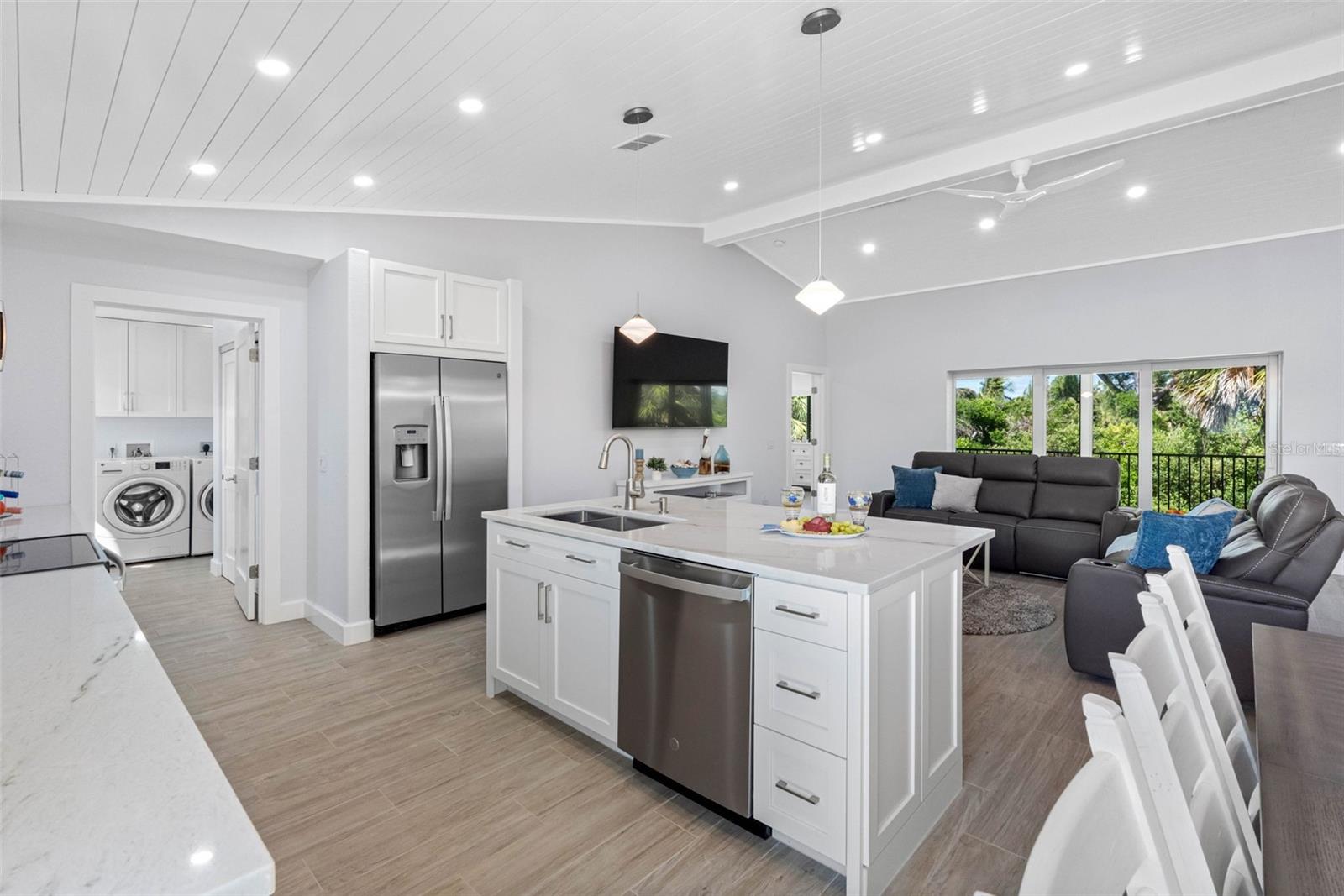 Image 20 of 68 For 396 Gulf Boulevard