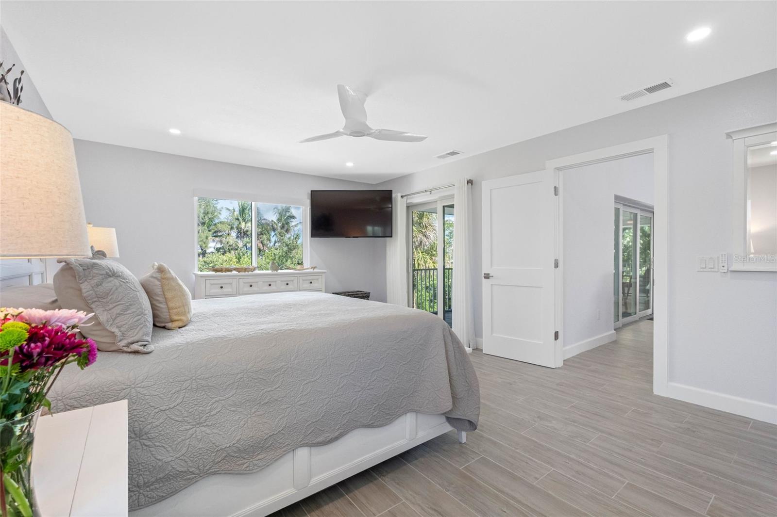 Image 25 of 68 For 396 Gulf Boulevard