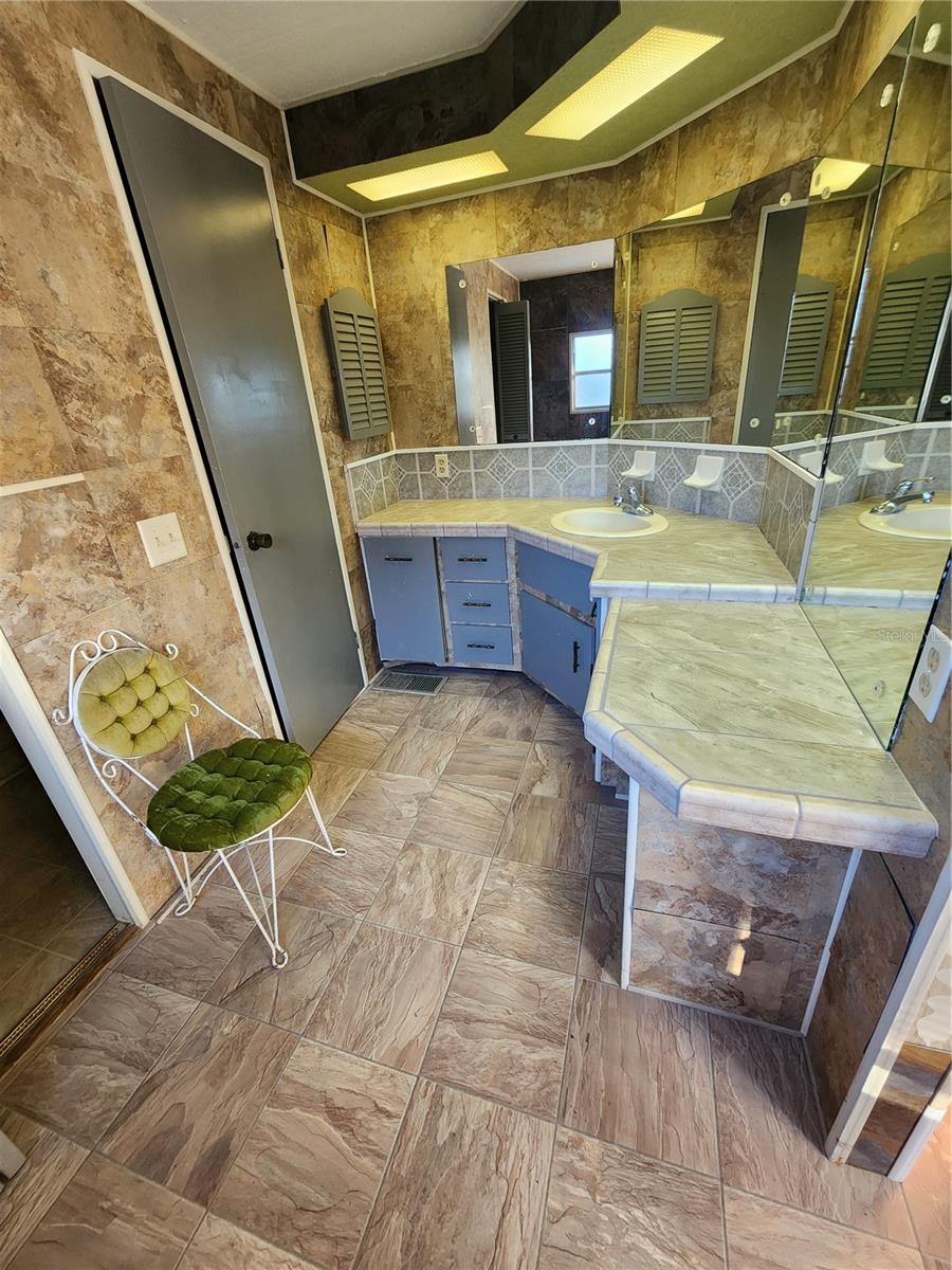 Image 18 of 31 For 7 Mountain Laurel Drive