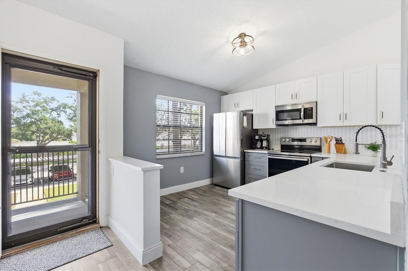 Image 6 of 28 For 2178 Elm Street 1007